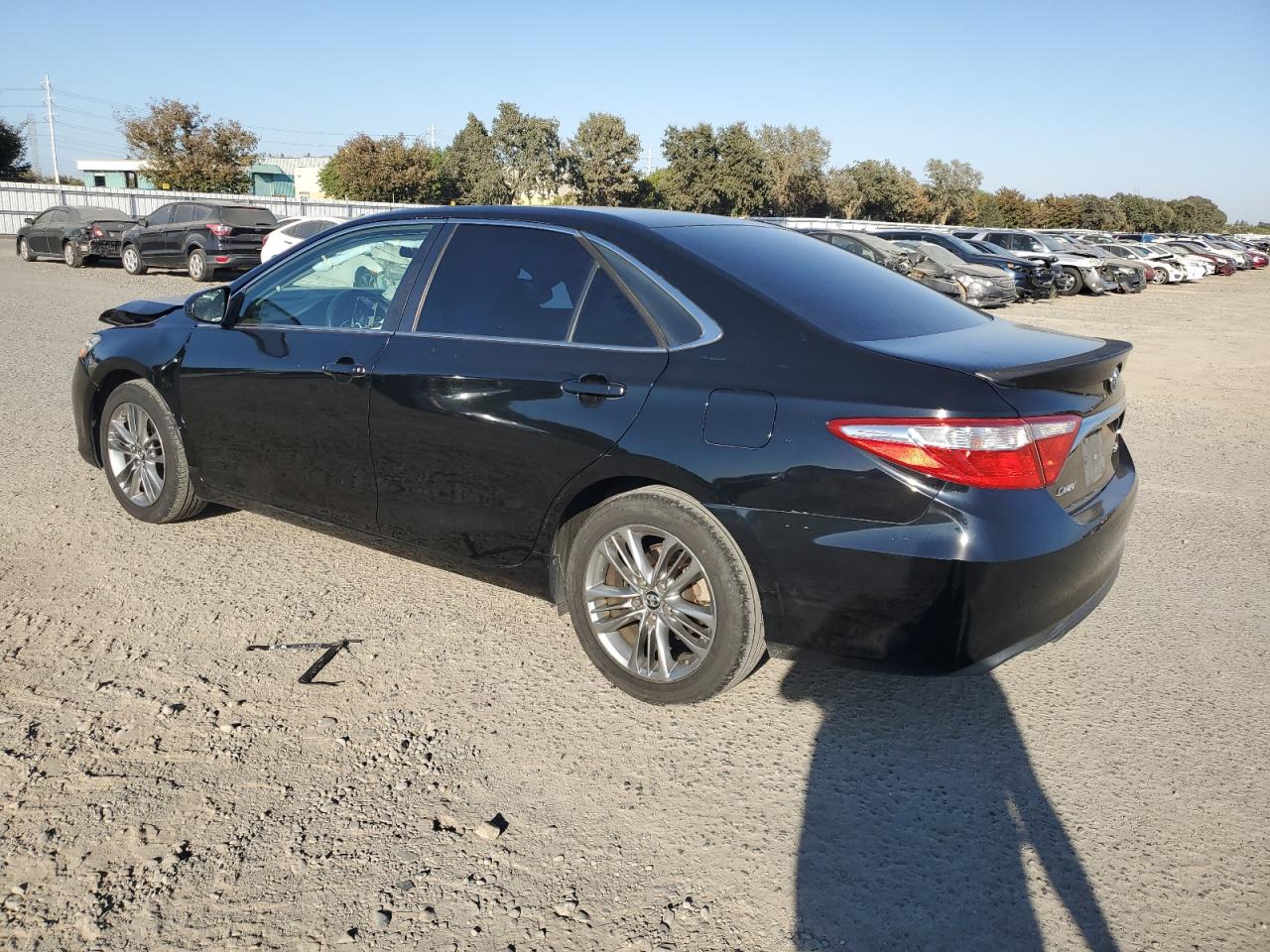 4T1BF1FK4FU480157 2015 TOYOTA CAMRY - Image 2