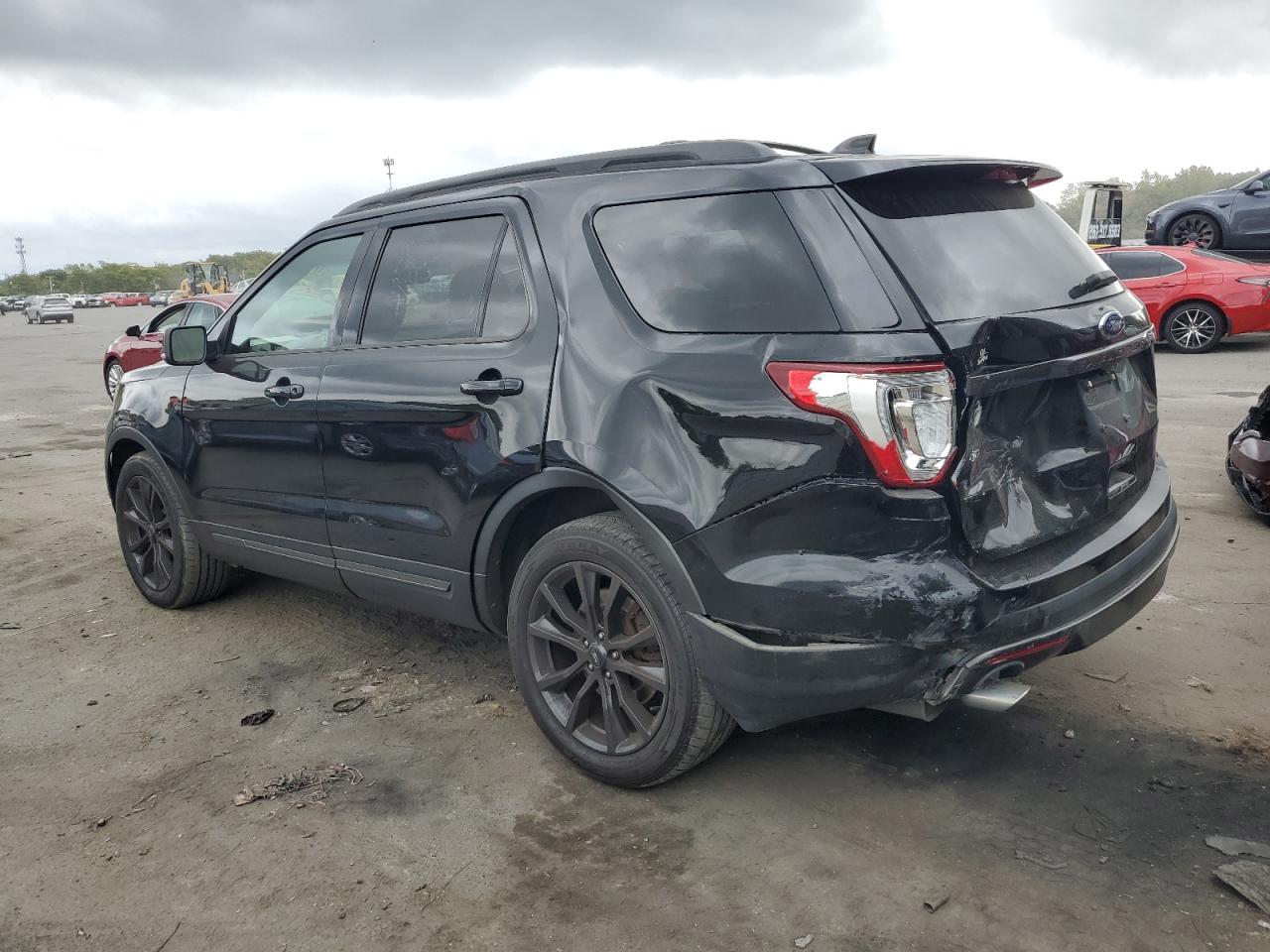 1FM5K8D81HGB85804 2017 FORD EXPLORER - Image 2