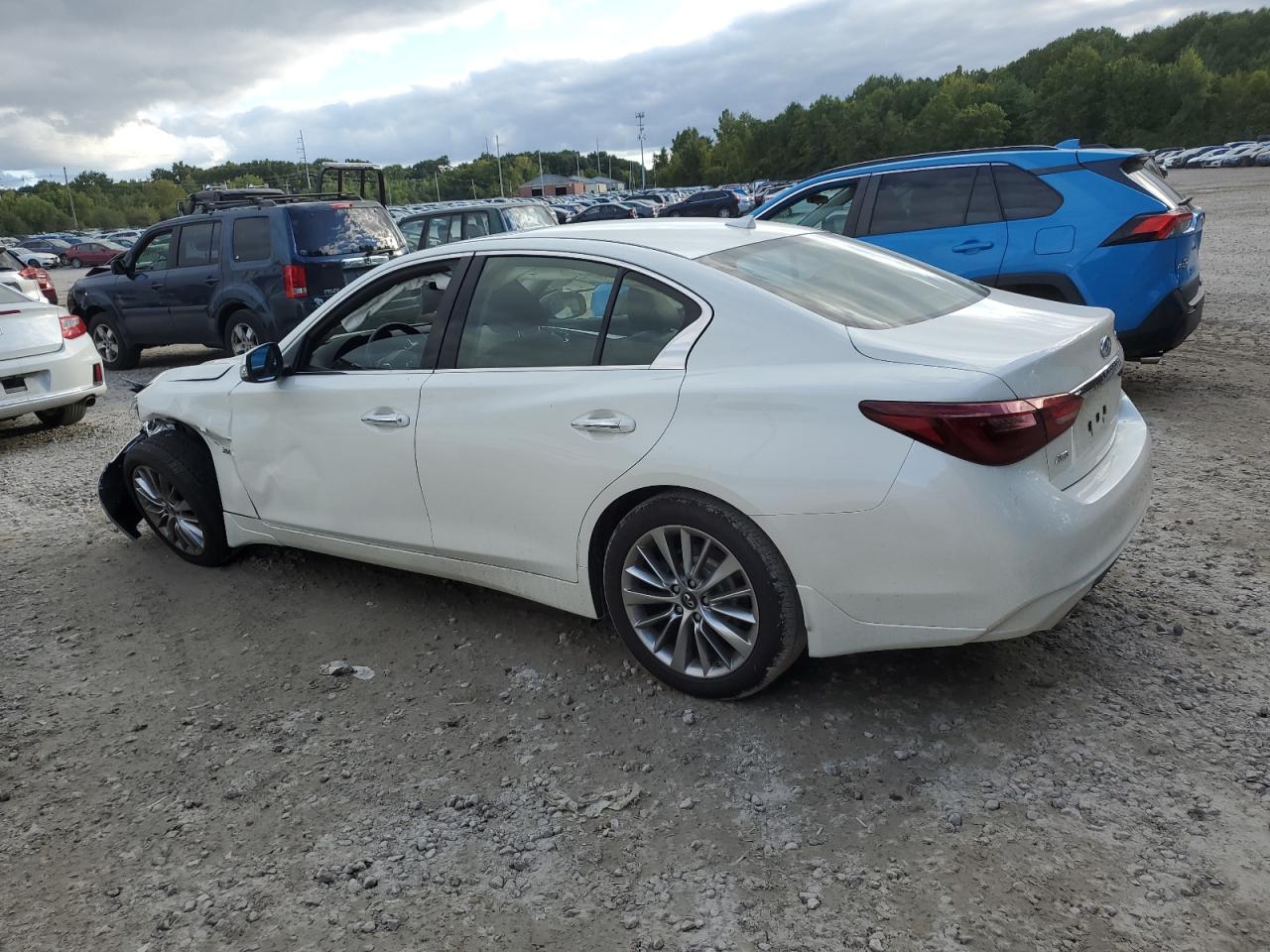 VIN JN1EV7AR3KM555276 2019 INFINITI Q50 no.2