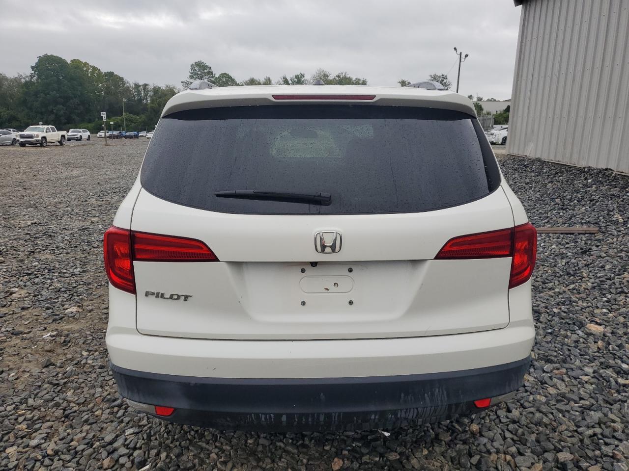 5FNYF5H57HB027854 2017 Honda Pilot Exl