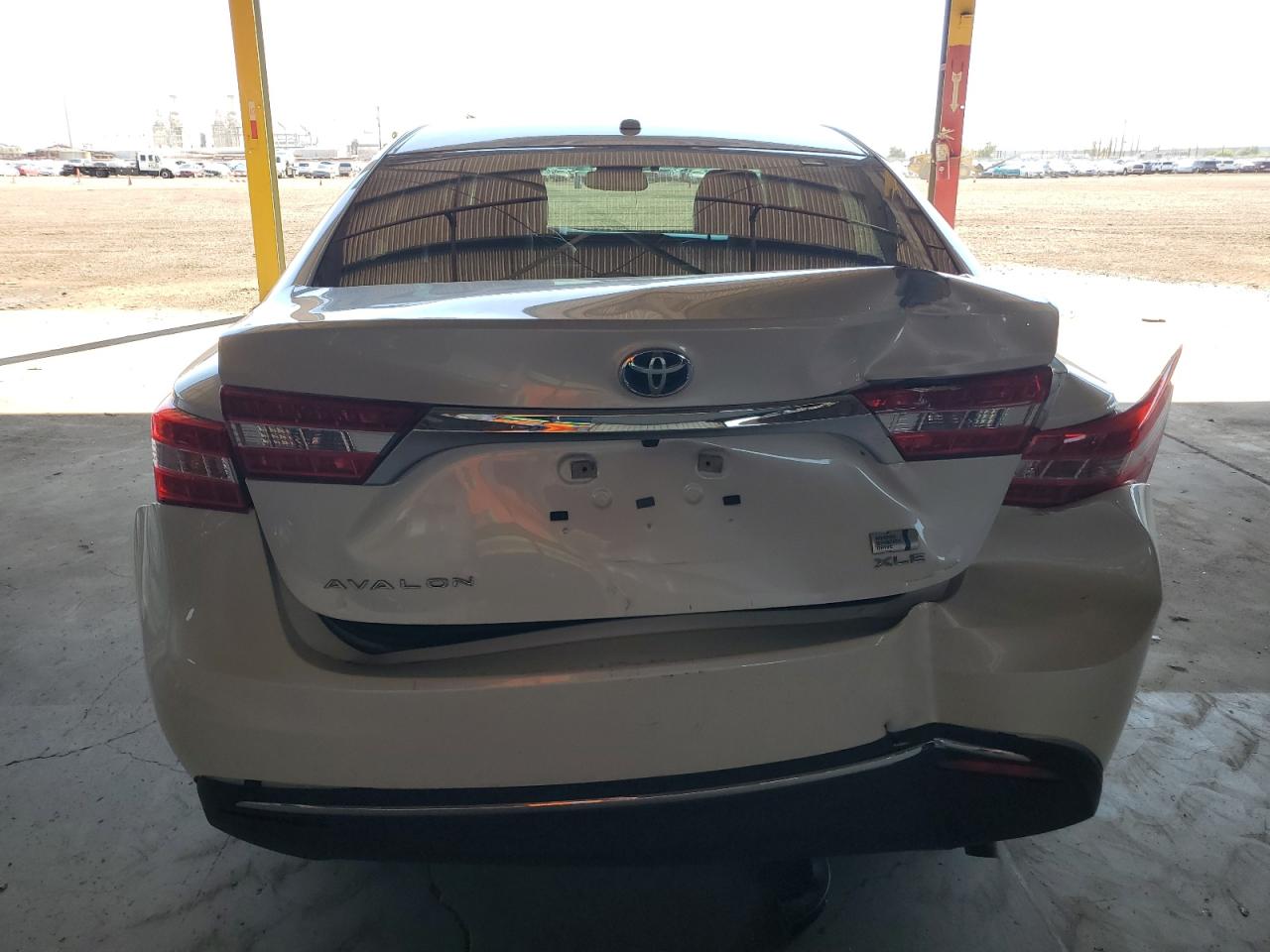 2015 Toyota Avalon - Image 6