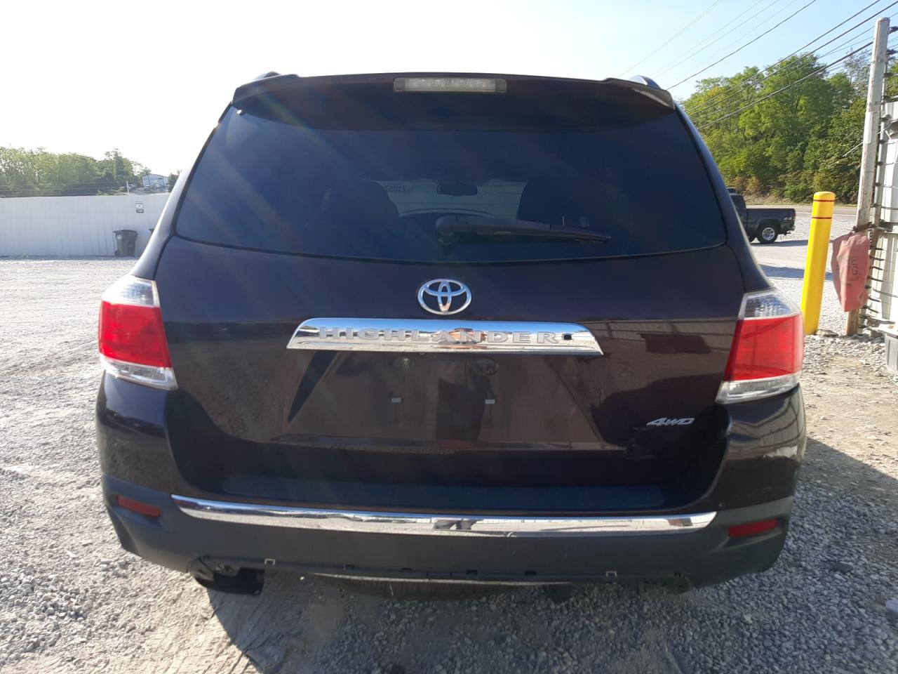 2011 Toyota Highlander Base VIN: 5TDBK3EH4BS052203 Lot: 71057834