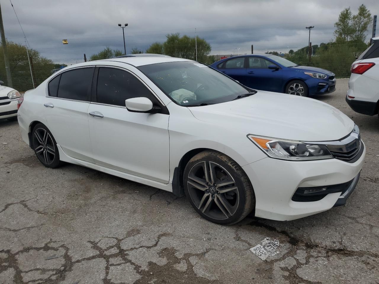 2016 Honda Accord - Image 4