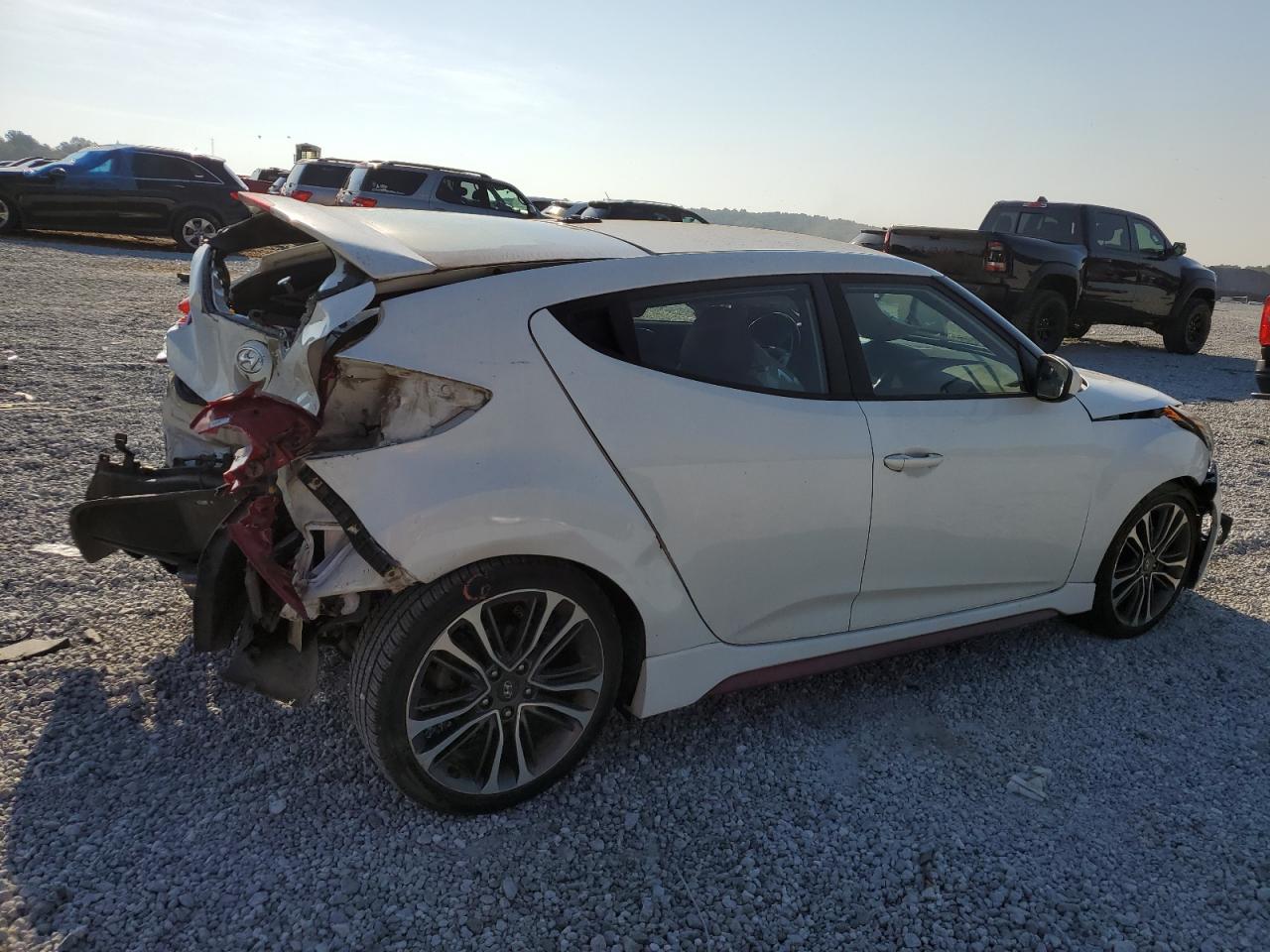 2016 Hyundai Veloster - Image 3