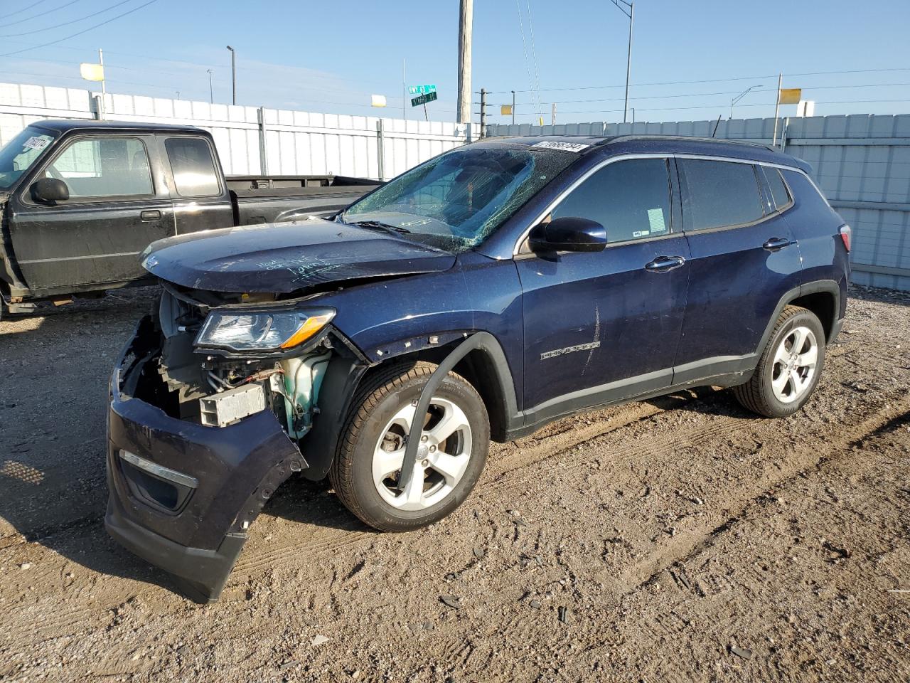 3C4NJDBB2JT199985 2018 JEEP COMPASS - Image 1