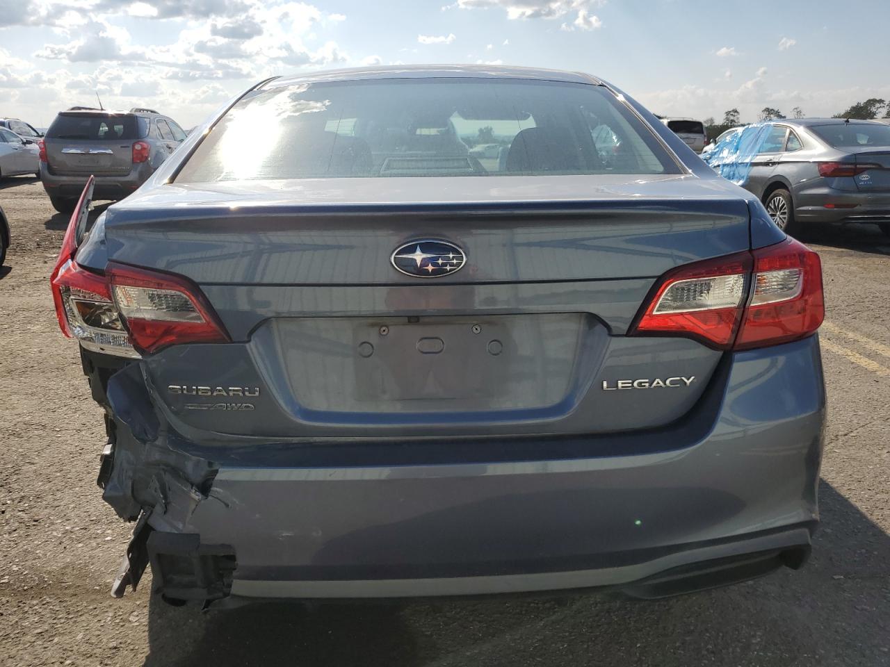 4S3BNAB67J3016522 2018 Subaru Legacy 2.5I