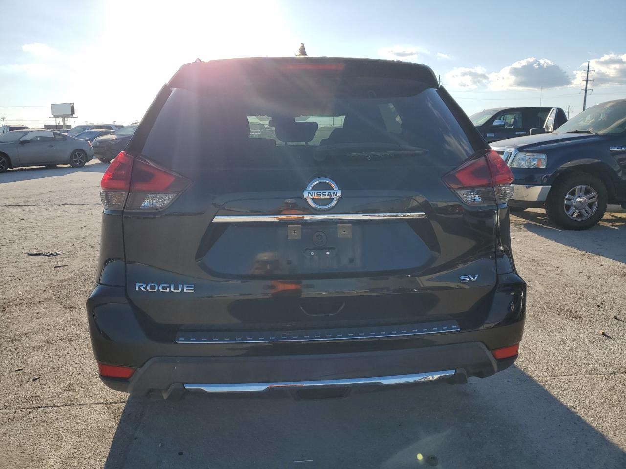 2018 Nissan Rogue S VIN: KNMAT2MT9JP599629 Lot: 70827704