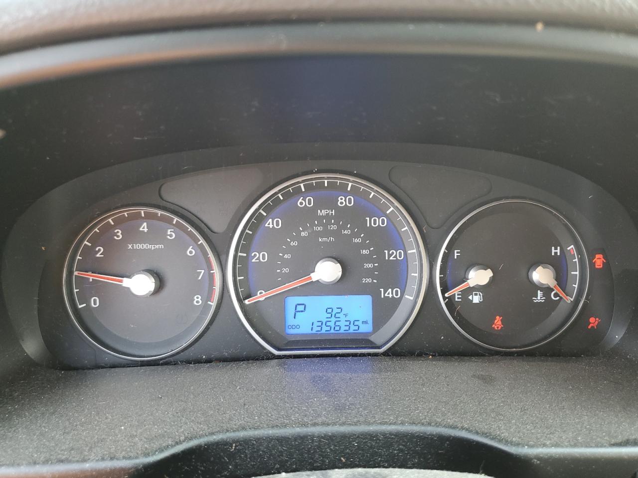 2012 Hyundai Santa Fe - Image 9