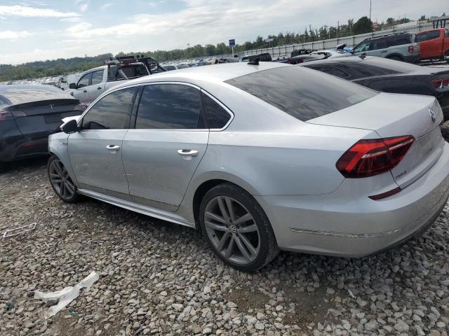 VOLKSWAGEN PASSAT 2017 Серебристый