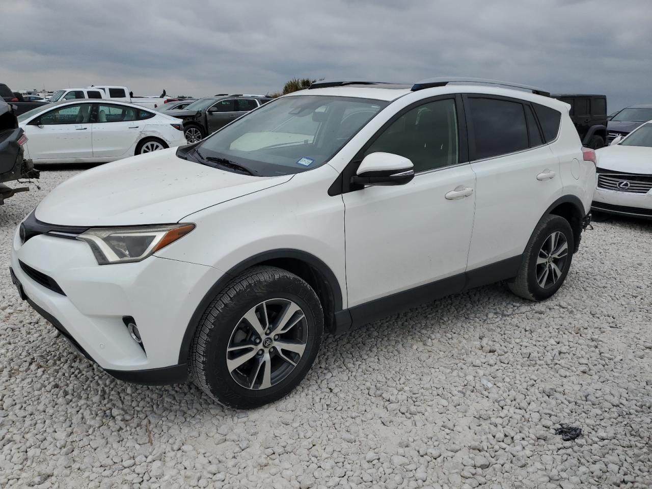 JTMWFREV0JJ159629 2018 TOYOTA RAV 4 - Image 1