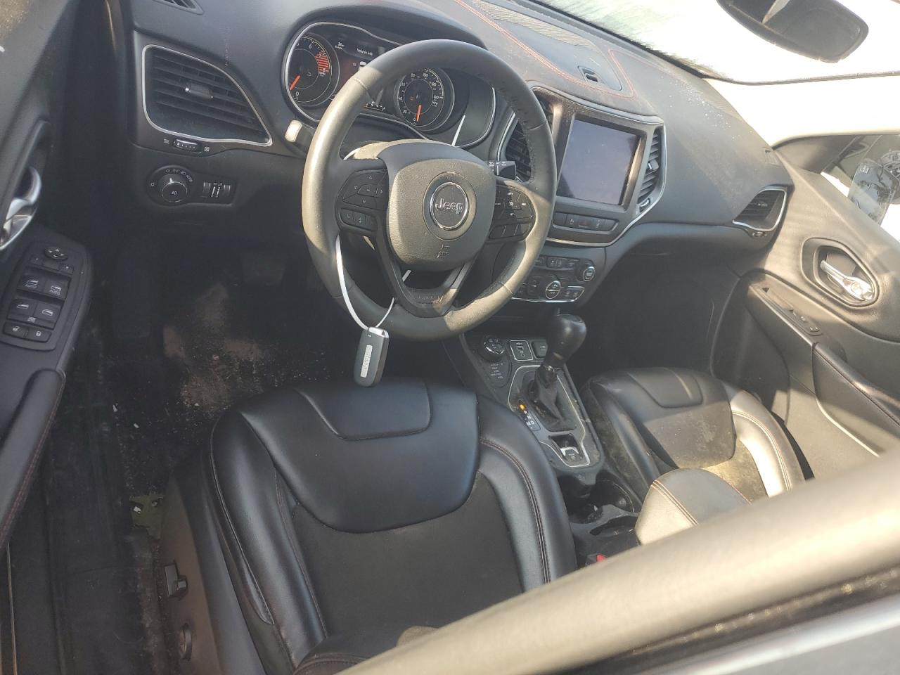 2021 Jeep Cherokee - Image 8