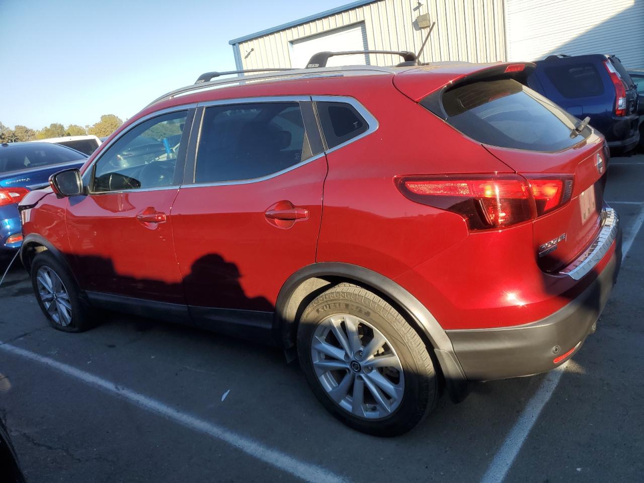 2019 Nissan Rogue - Image 2