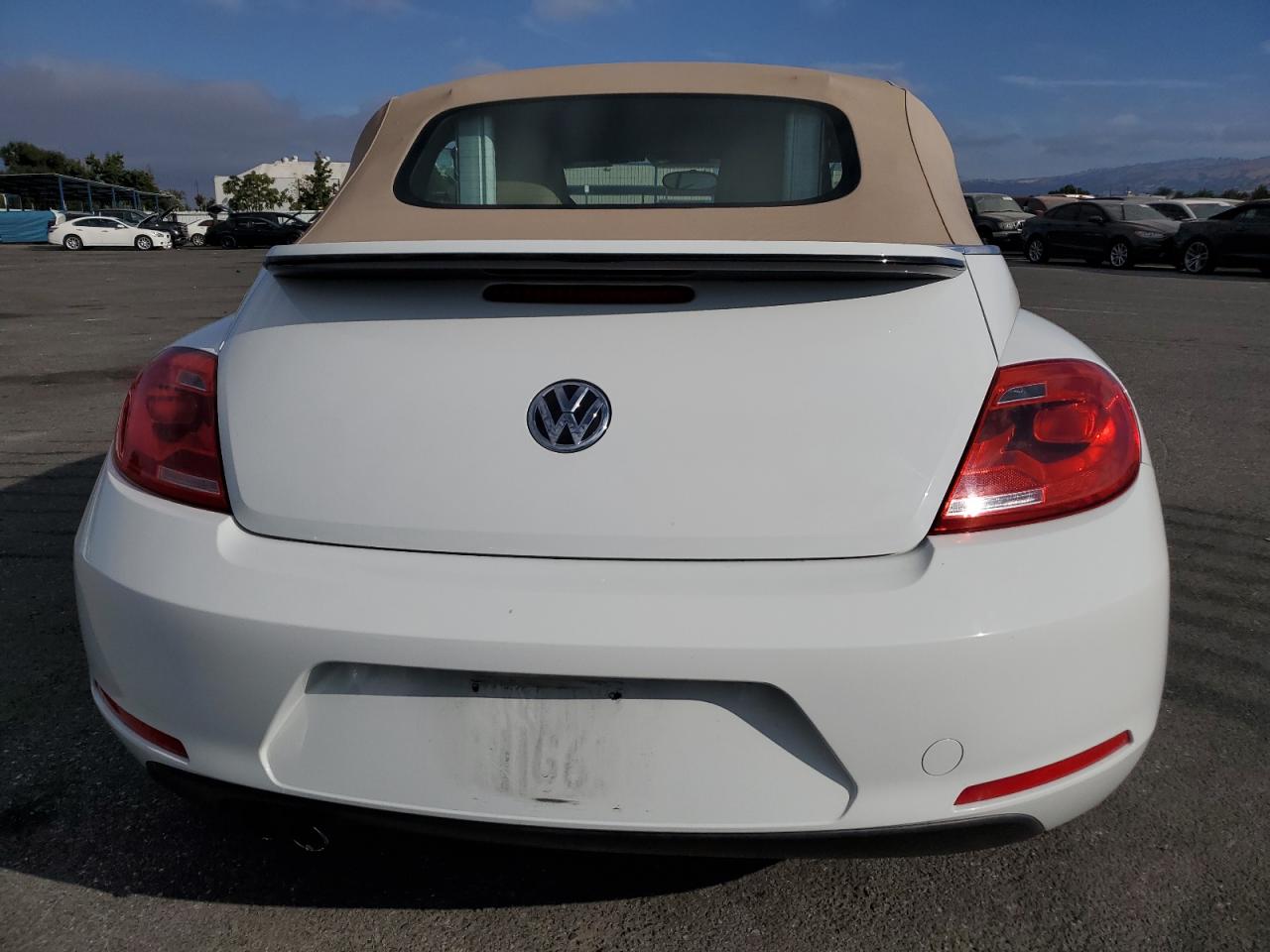 2015 Volkswagen Beetle 1.8T VIN: 3VW517AT6FM802771 Lot: 72225834