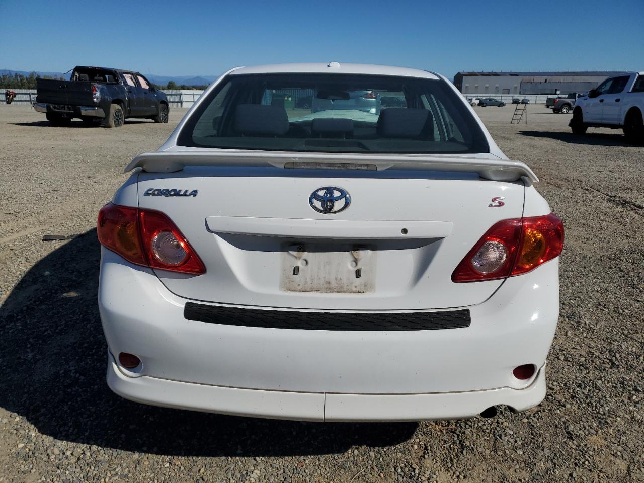 2010 Toyota Corolla Base VIN: 1NXBU4EE5AZ317870 Lot: 70973084