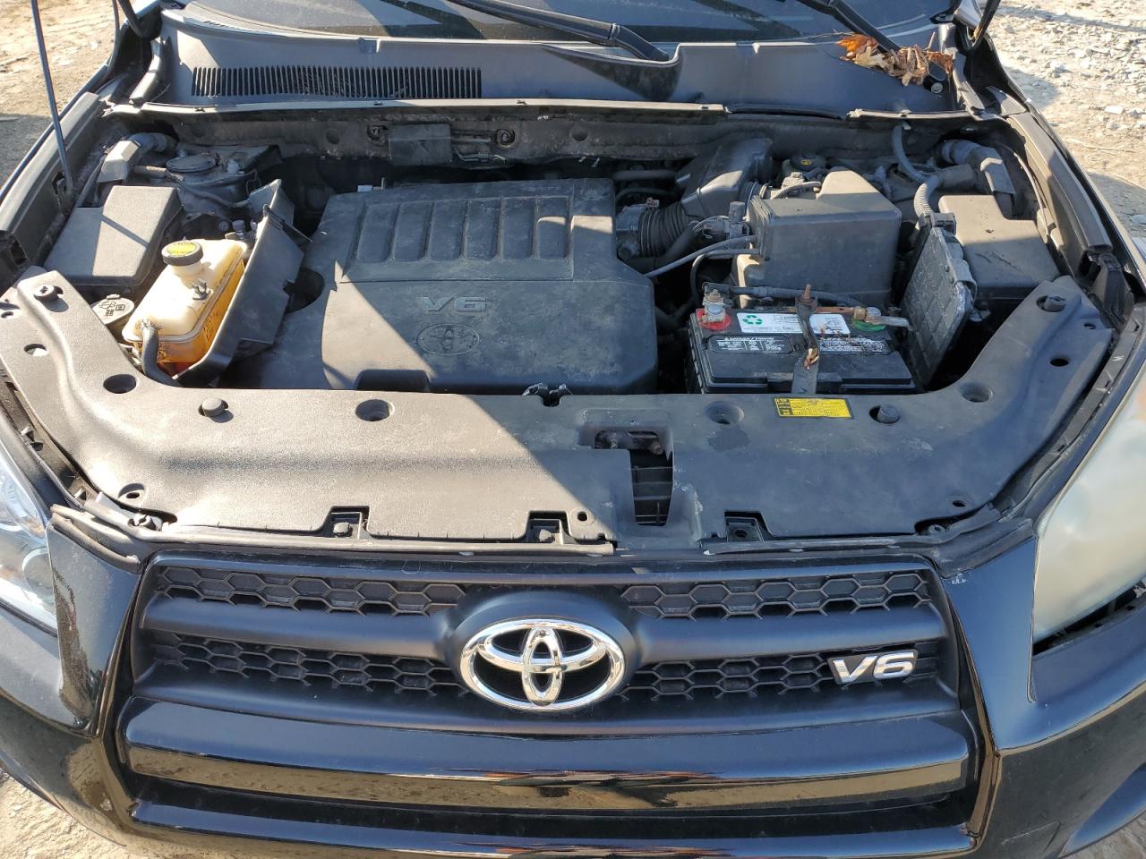 JTMRK4DV7B5106143 2011 Toyota Rav4 Sport