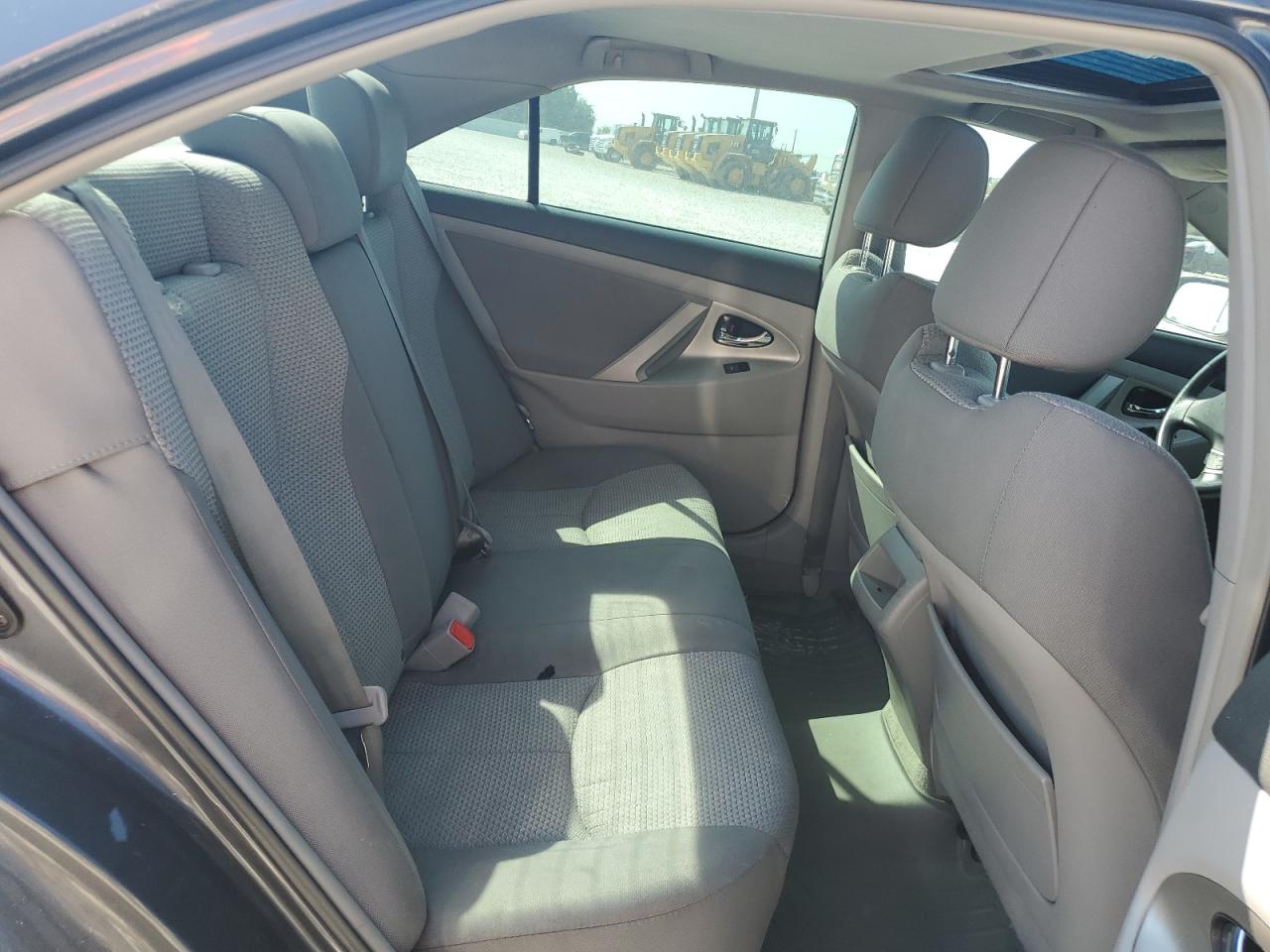 2011 Toyota Camry - Image 10