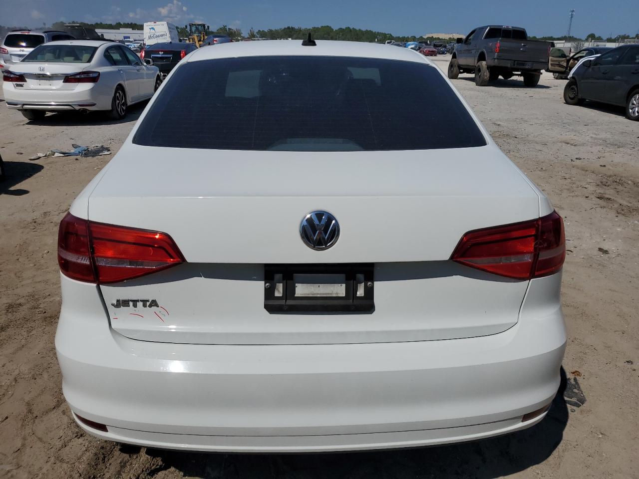 3VW2K7AJ6FM311180 2015 Volkswagen Jetta Base