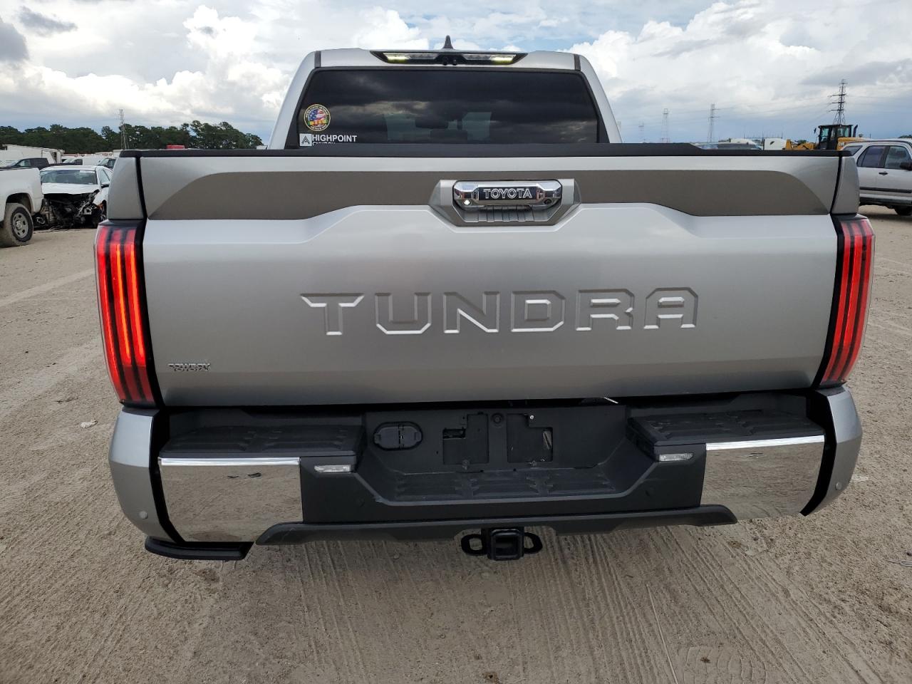 5TFMA5AB8NX014674 2022 Toyota Tundra Crewmax Platinum