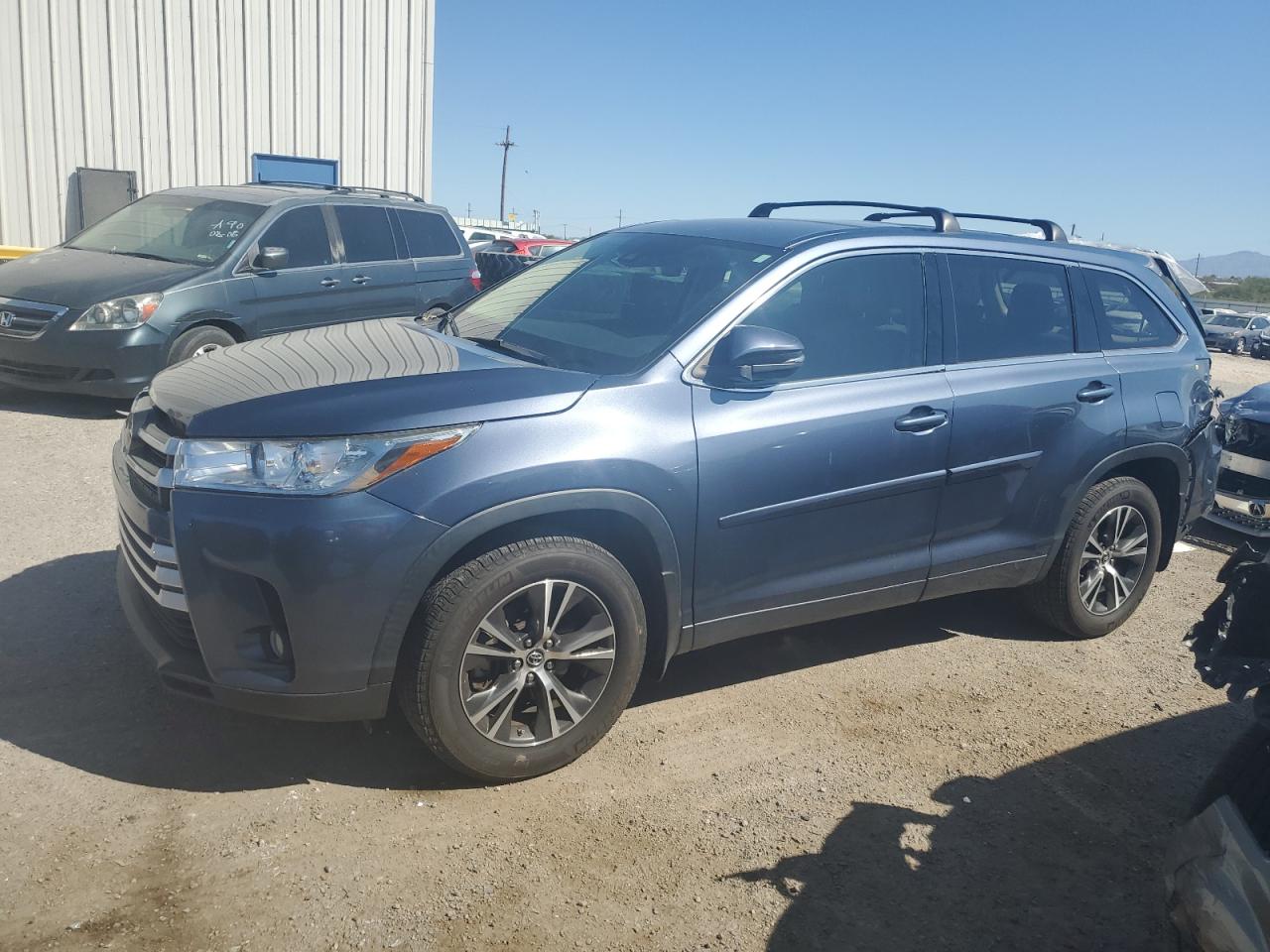 2017 TOYOTA HIGHLANDER