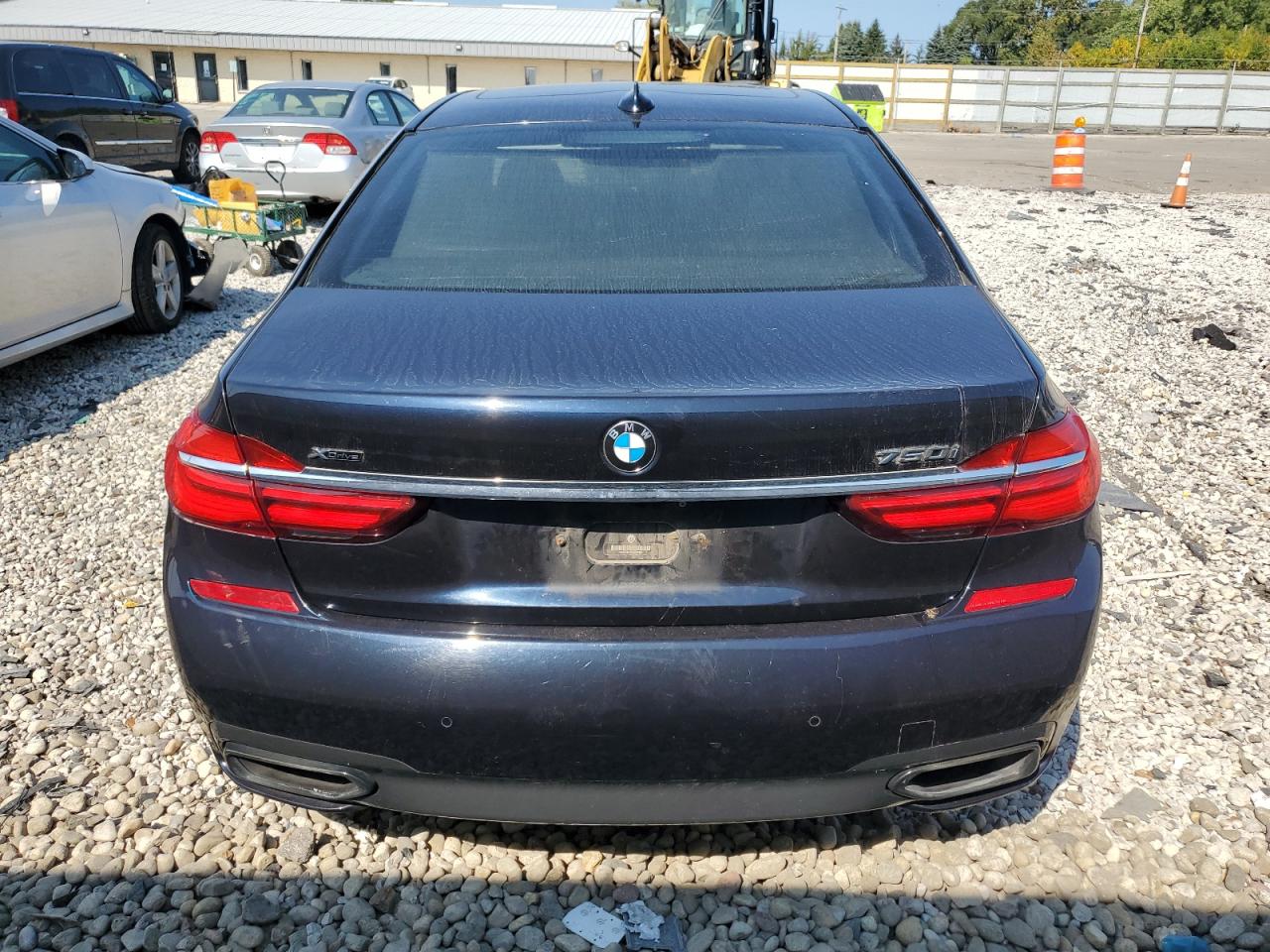 WBA7F2C39HG423187 2017 BMW 750 Xi