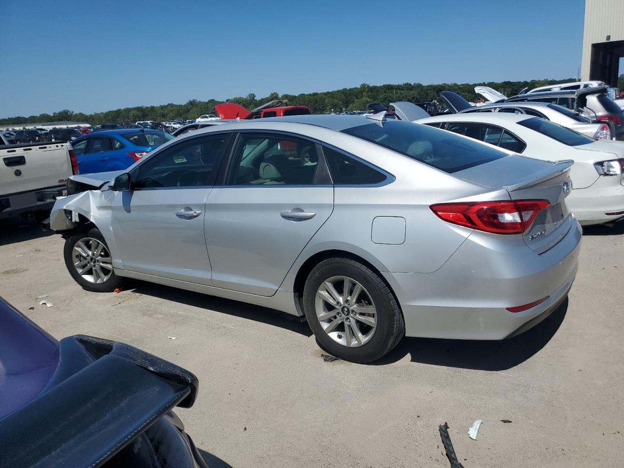 5NPE24AF7FH010434 2015 HYUNDAI SONATA - Image 2