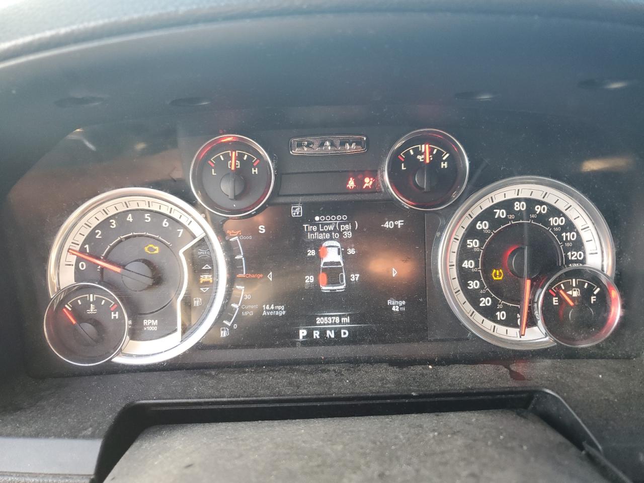 2013 RAM 1500 - Image 9