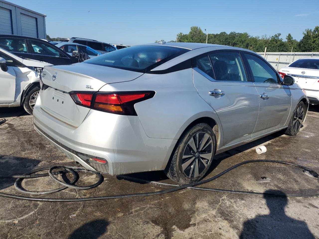 2020 Nissan Altima - Image 3