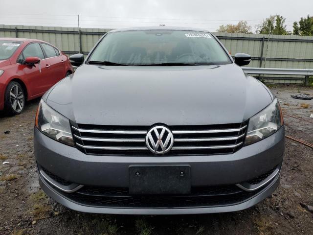 Седани VOLKSWAGEN PASSAT 2014 Сірий