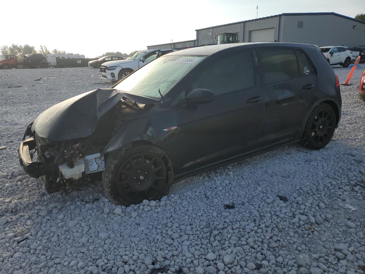 3VW447AU3JM275003 2018 VOLKSWAGEN GTI - Image 1