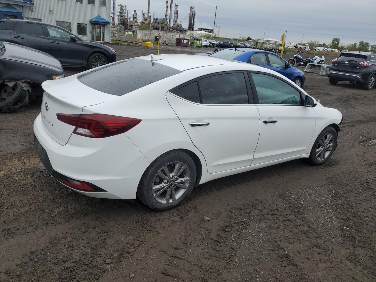 2019 Hyundai Elantra - Image 3