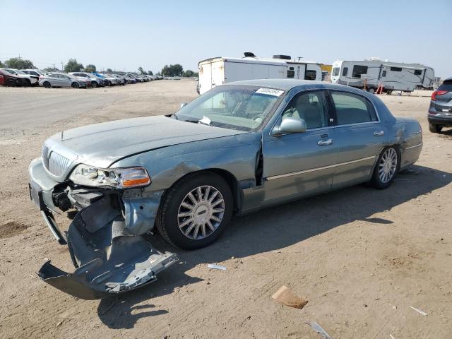 2005 Lincoln Town Car Signature