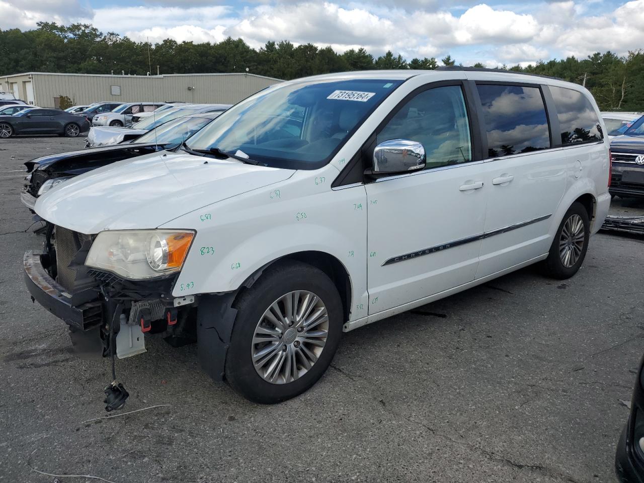 2014 Chrysler Town & Country - Image 1