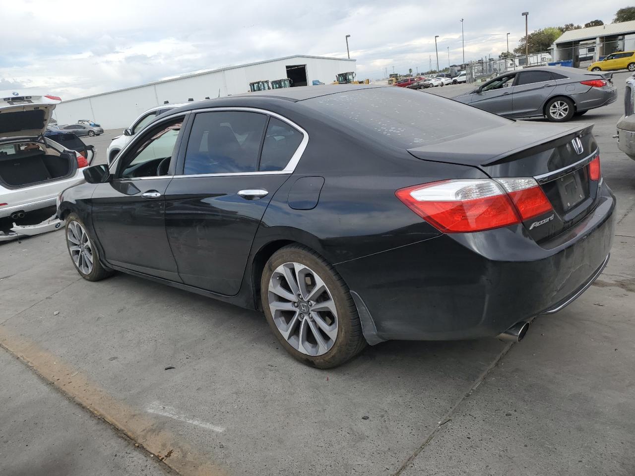 1HGCR2F5XFA267247 2015 HONDA ACCORD - Image 2