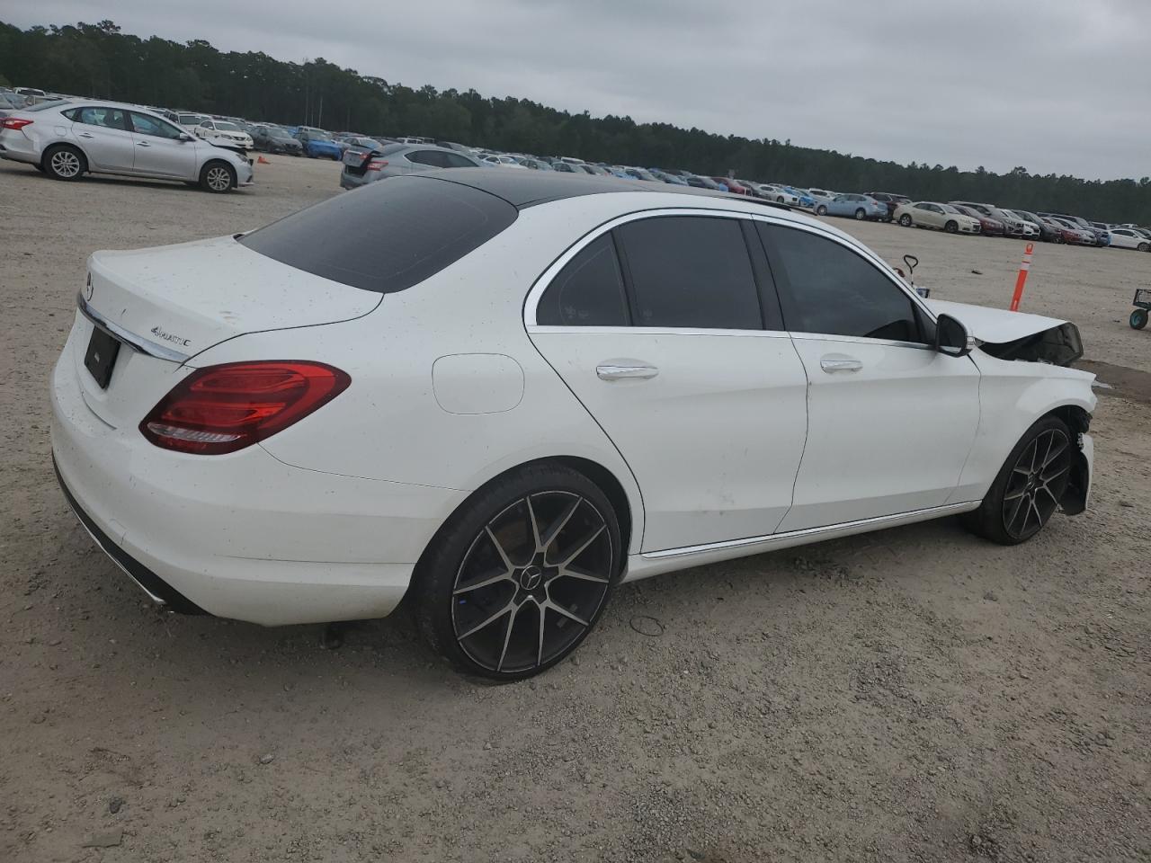 VIN 55SWF4KB6FU061179 2015 MERCEDES-BENZ C-CLASS no.3