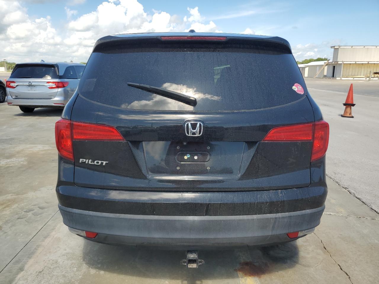 5FNYF5H57HB002369 2017 Honda Pilot Exl