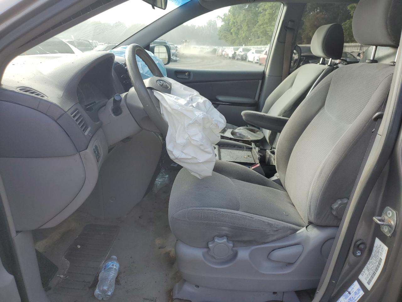 2004 Toyota Sienna Ce VIN: 5TDZA23C74S154312 Lot: 70818254