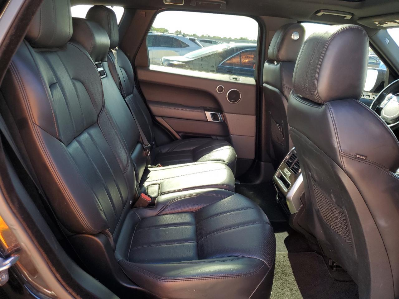 2015 Land Rover Range Rover - Image 11