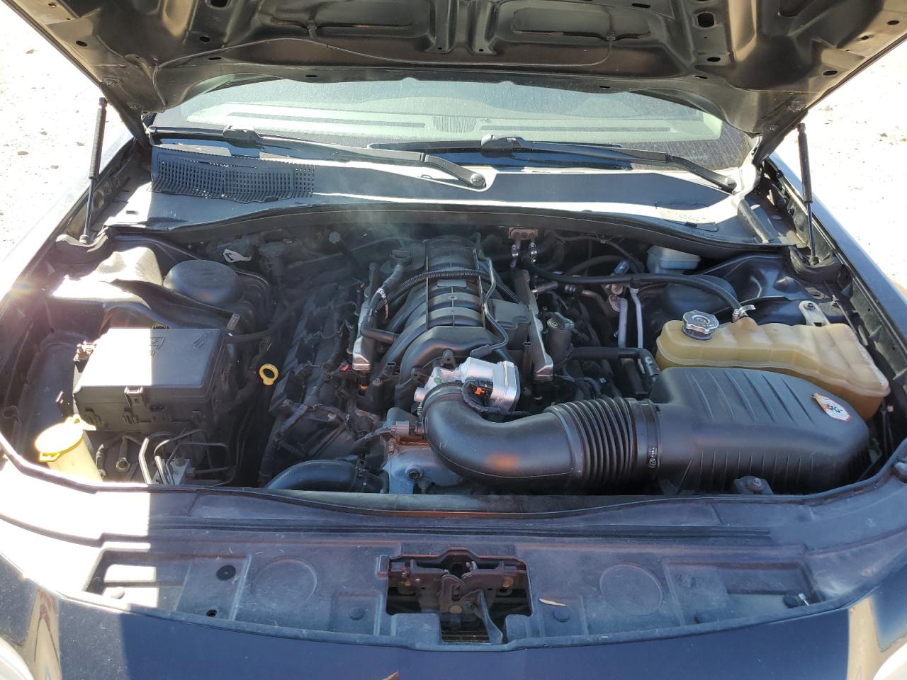 2011 Chrysler 300 - Image 11