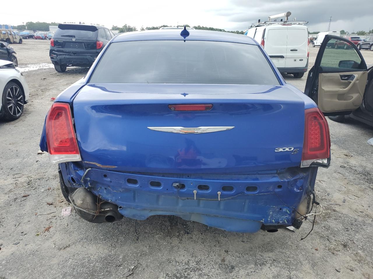 2C3CCABG2JH285550 2018 Chrysler 300 S