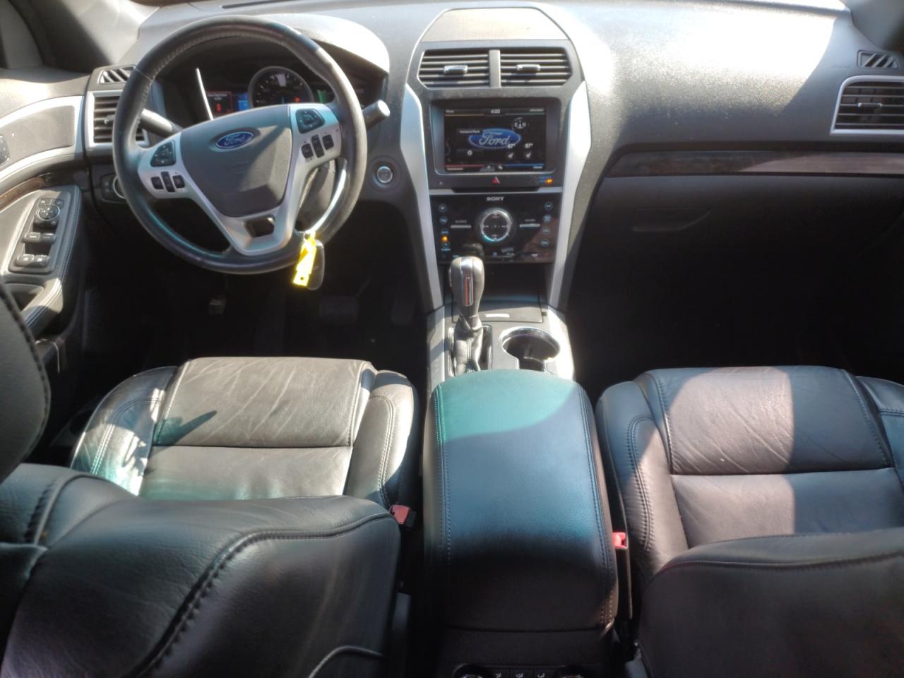 2015 Ford Explorer - Image 8