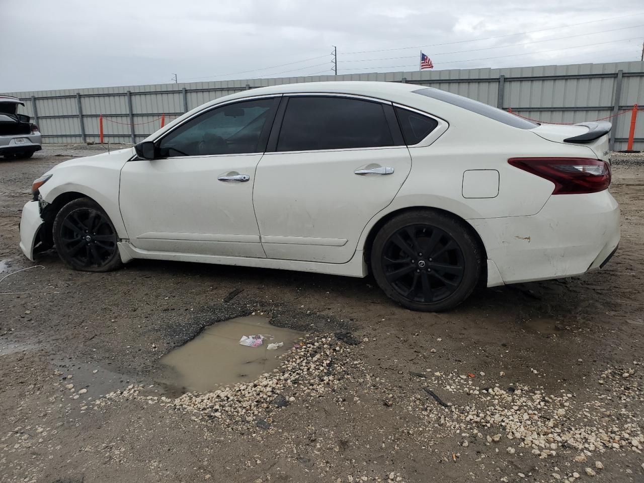 2017 Nissan Altima 2.5 VIN: 1N4AL3AP5HC235891 Lot: 70854424