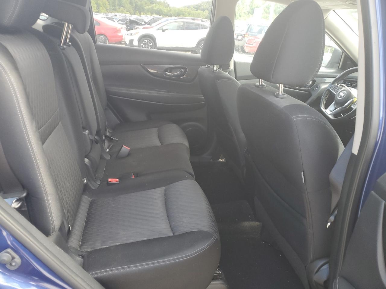 2017 Nissan Rogue - Image 12