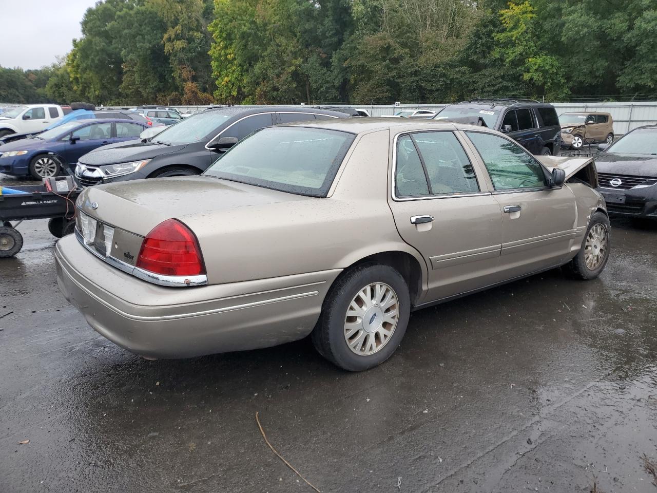 2FAFP74W84X155065 2004 Ford Crown Victoria Lx