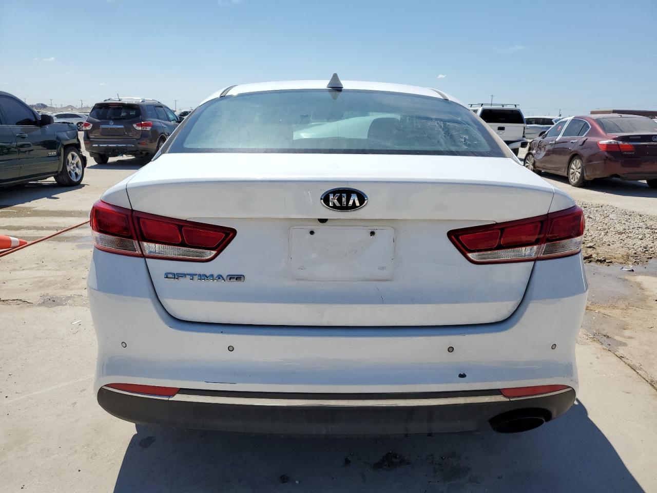 5XXGT4L32JG204172 2018 Kia Optima Lx