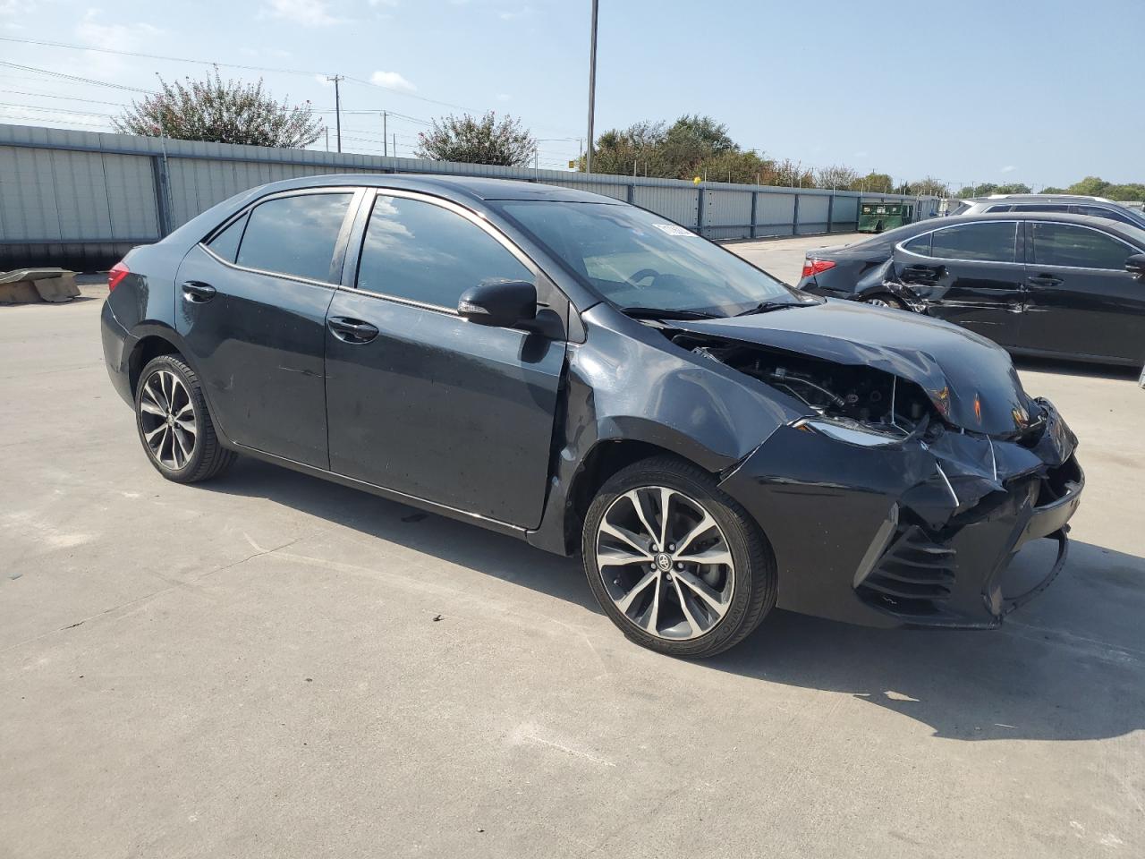 VIN 5YFBURHE0JP833371 2018 TOYOTA COROLLA no.4