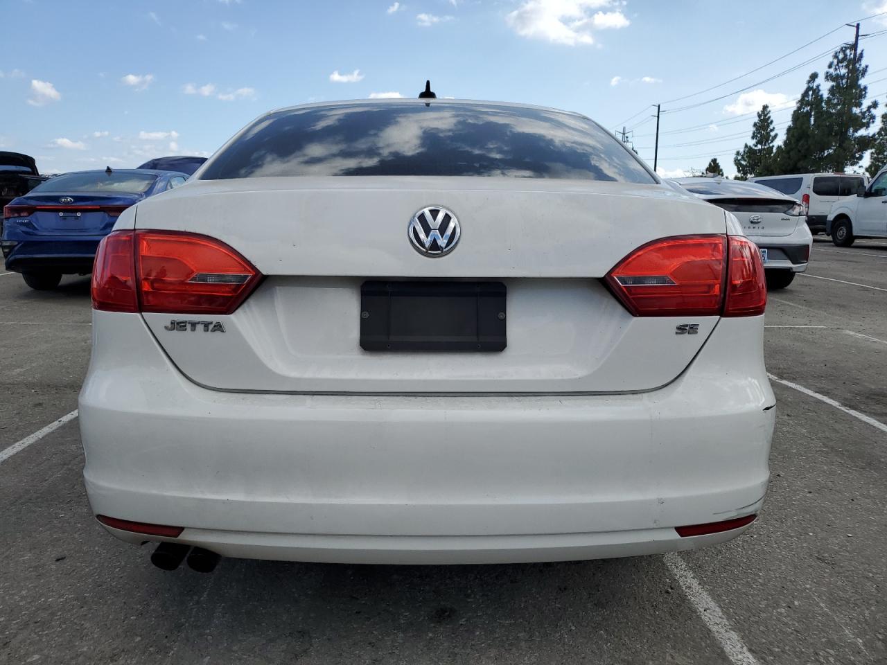 3VWD17AJ0EM358313 2014 Volkswagen Jetta Se