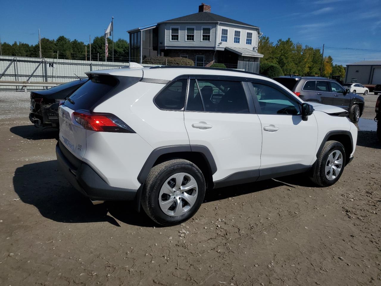 2021 Toyota Rav4 Le VIN: 2T3F1RFV3MC157085 Lot: 73013554