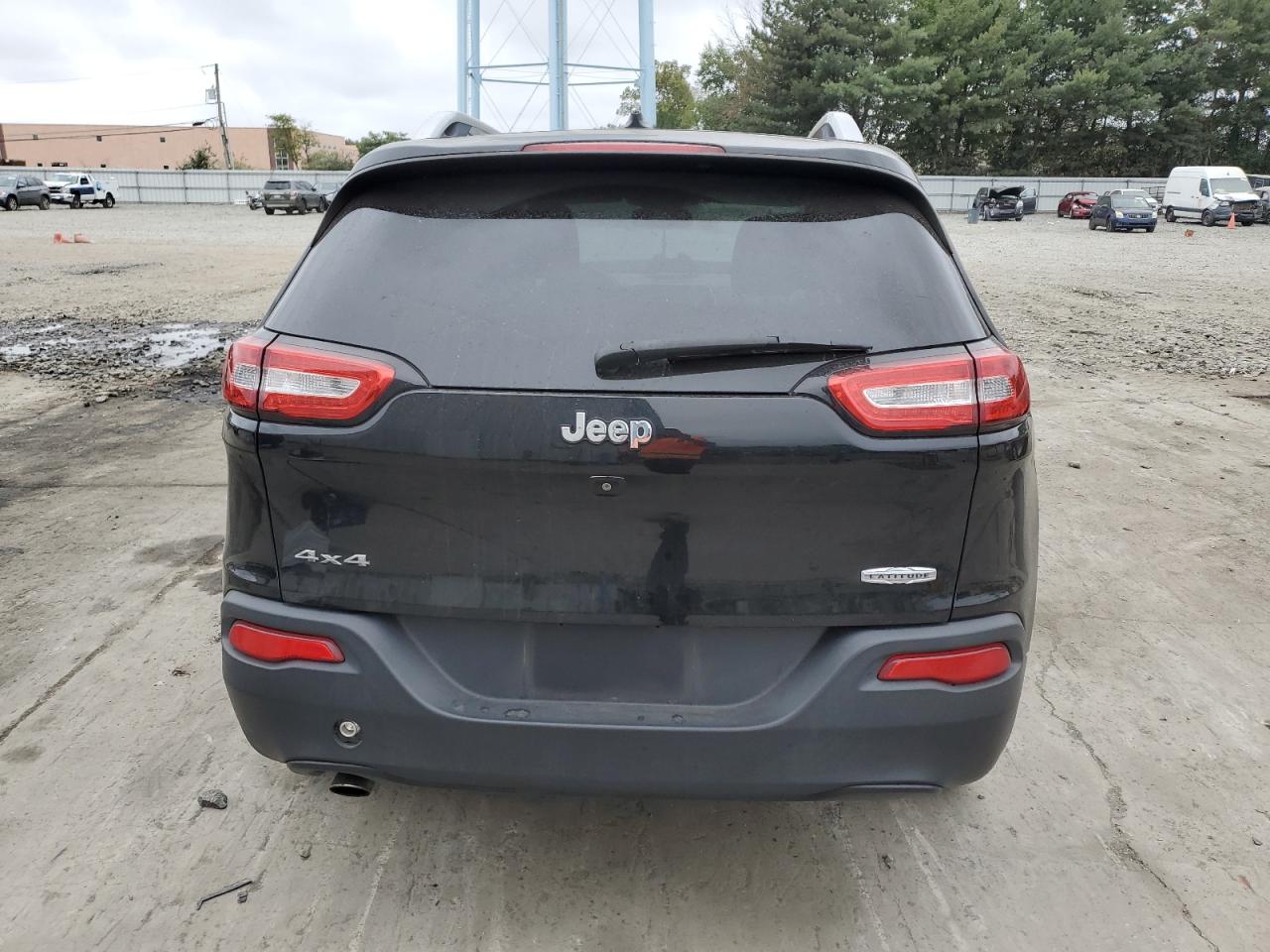 2018 Jeep Cherokee Latitude VIN: 1C4PJMCB2JD520436 Lot: 72157994