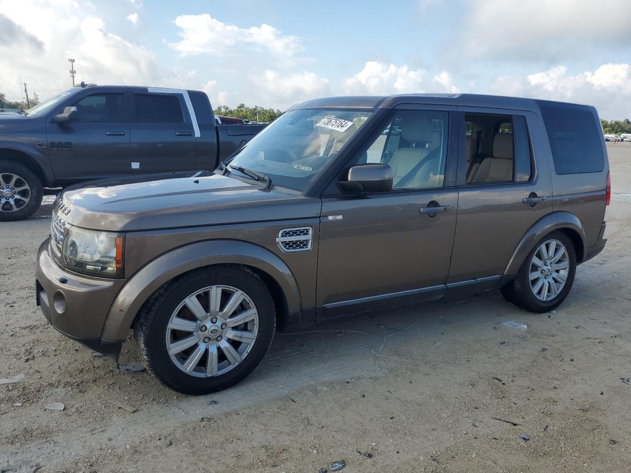 2013 Land Rover LR4 - Image 1