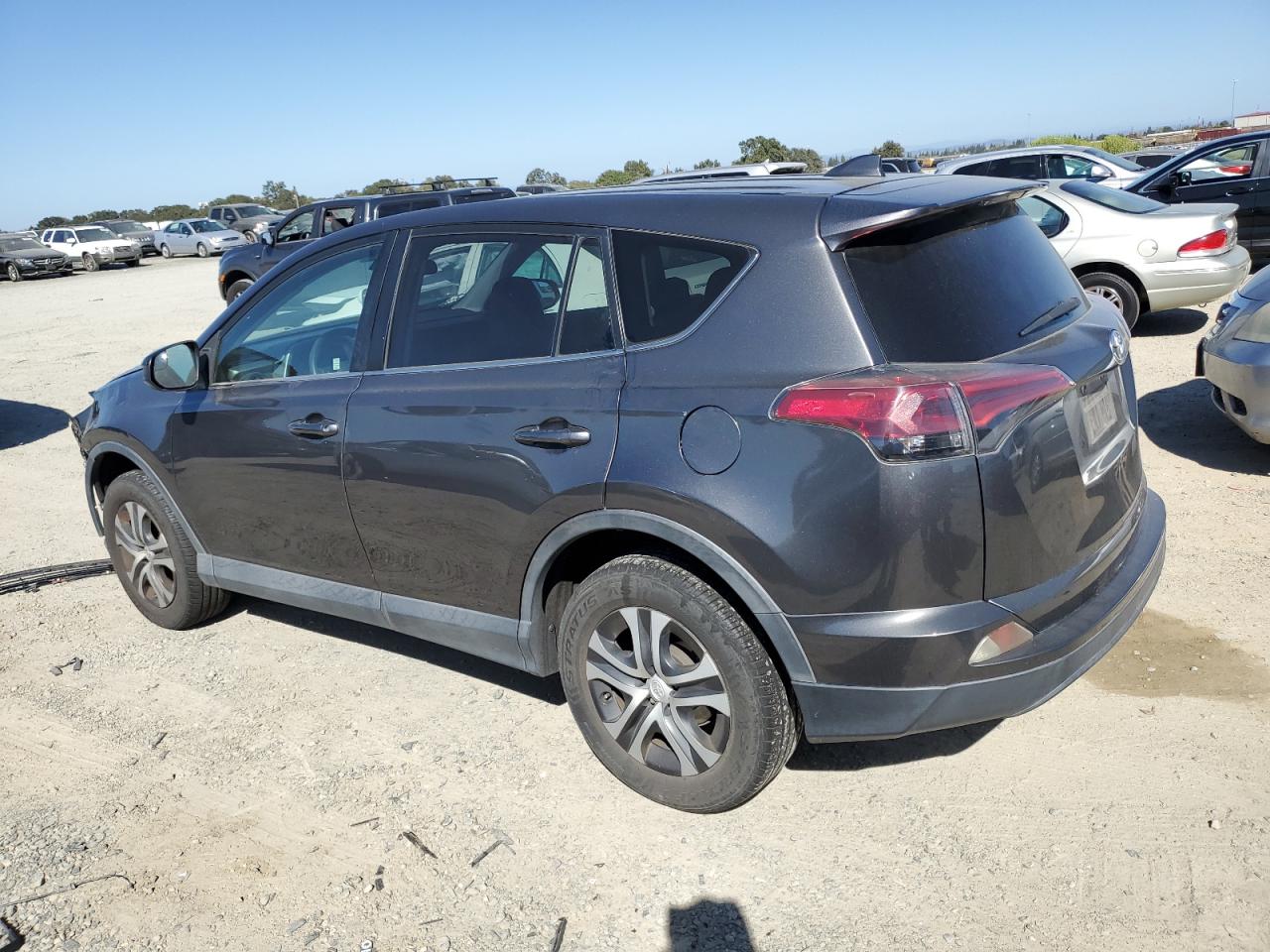 2T3ZFREV8HW392330 2017 TOYOTA RAV 4 - Image 2